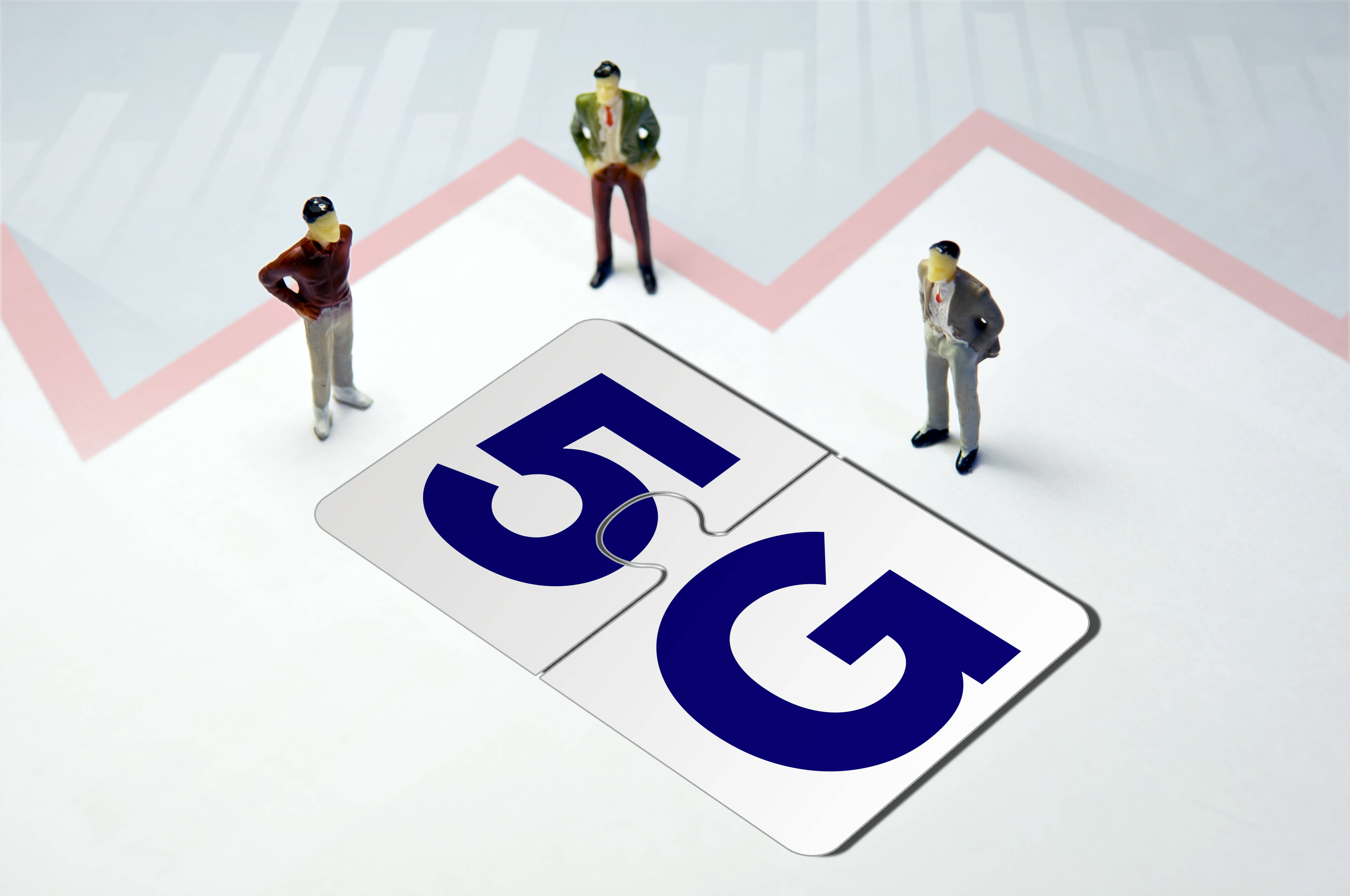 工信部：截至6月末5G移动电话用户达9.27亿户