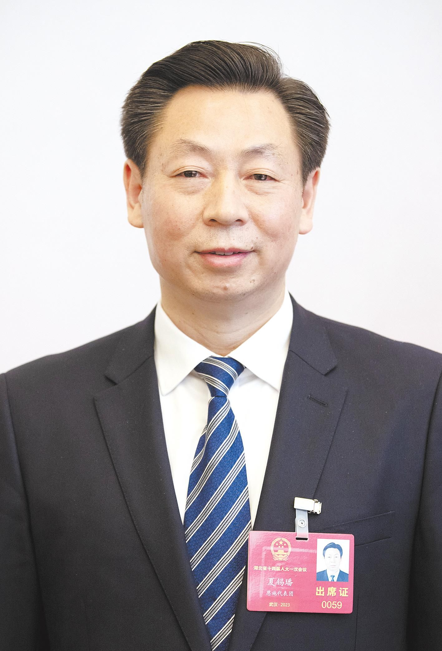 刘世锦：以结构性改革扩消费稳增长