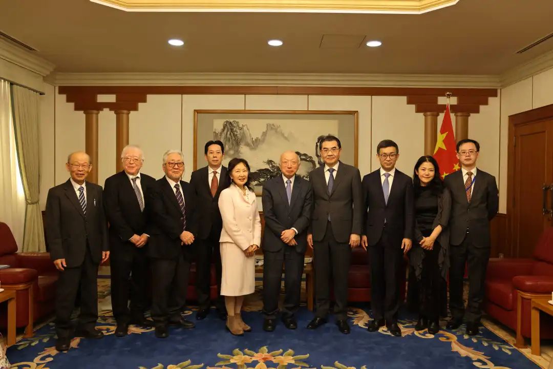 吕瑞浩公参会见非盟委员会伙伴司司长史蒂夫