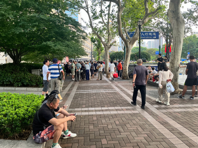 接住“泼天的流量”!布局牛市开户潮,银行主动出击