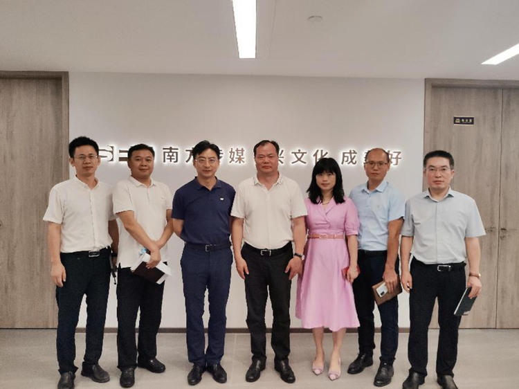 华金证券给予南方传媒增持评级