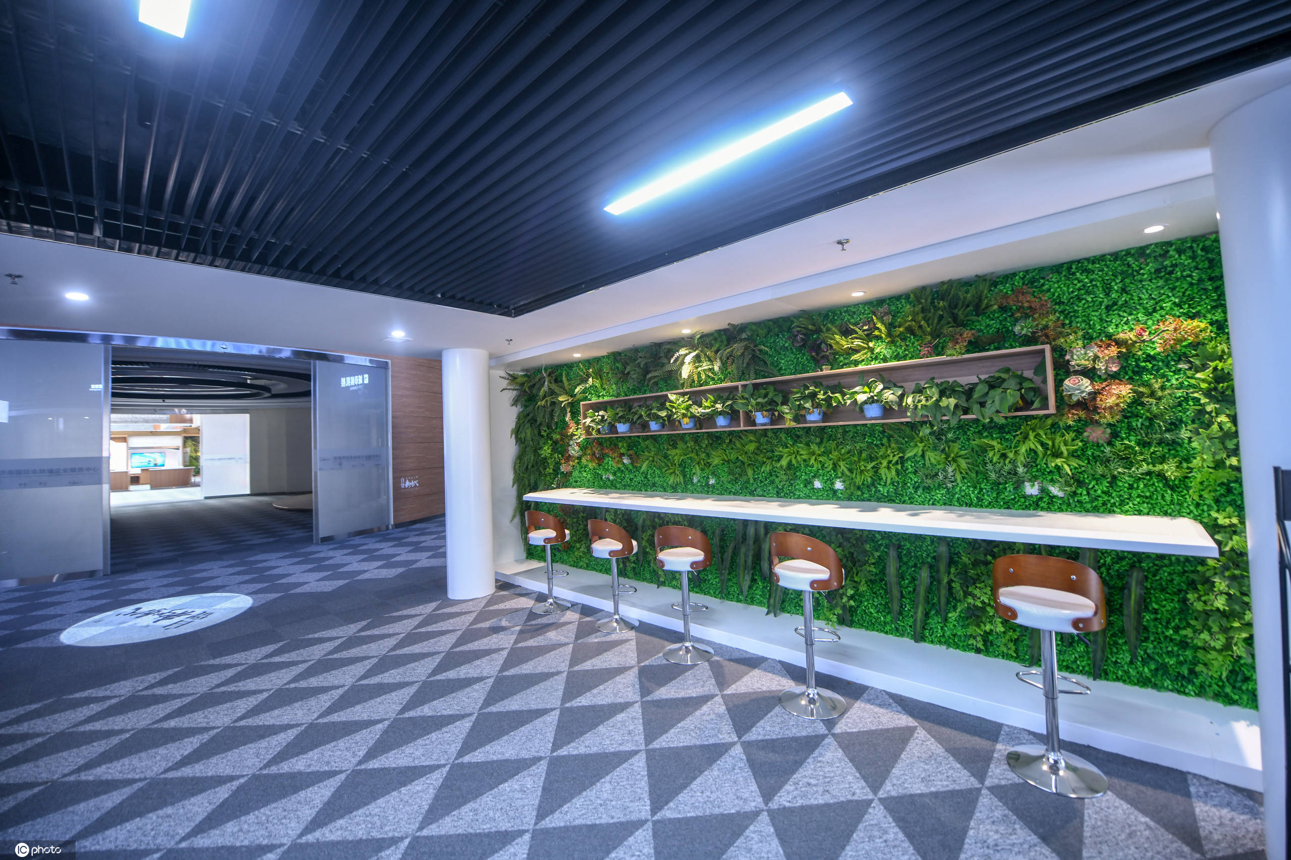 上海市绿色外债试点业务指引征求意见 非金融企业借用的外债原则上应调回境内