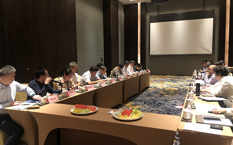 仁度生物：8月28日召开董事会会议