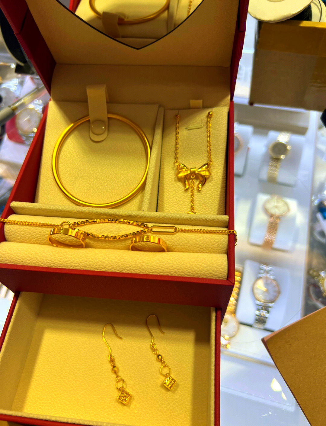 金价搅动水贝黄金市场：产业链寻策破局，已有厂家恢复正常经营