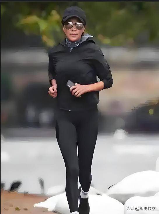 热搜!刘嘉玲喊话淘宝欺骗消费者,最新进展→