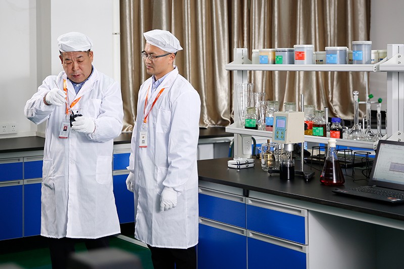 宝泰隆：石墨烯二期工程设备调试基本达到预期