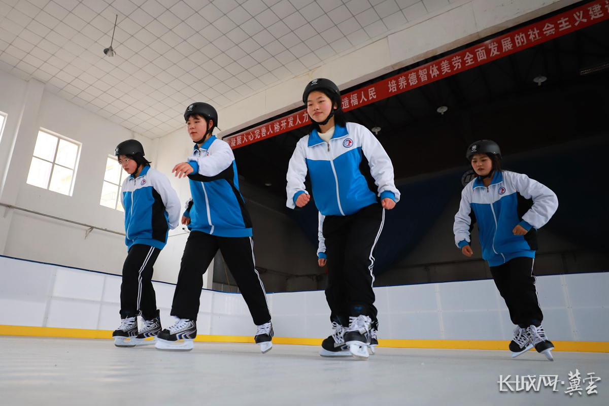 吉林：将全省冰雪运动特色学校数量扩大到800所