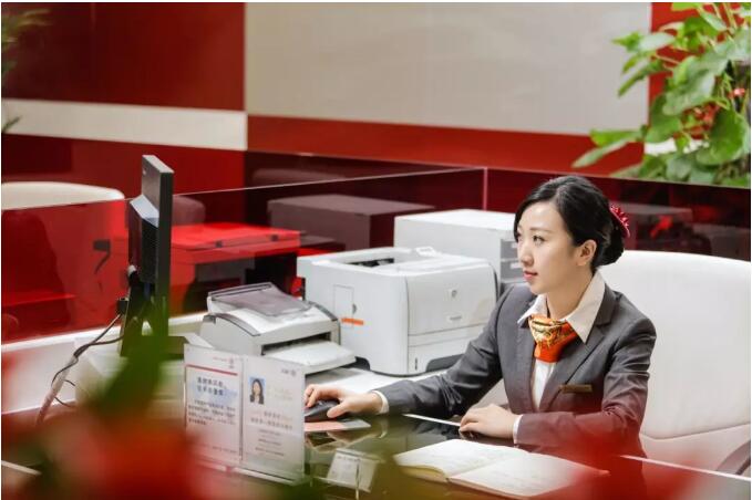 39岁!从基层信贷员做起的他,将成为A股上市银行最年轻行长