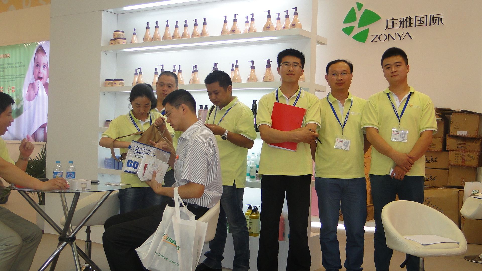 鹭燕医药：公司与博睿康的代理商/经销商有采购博睿康相关产品的交易记录