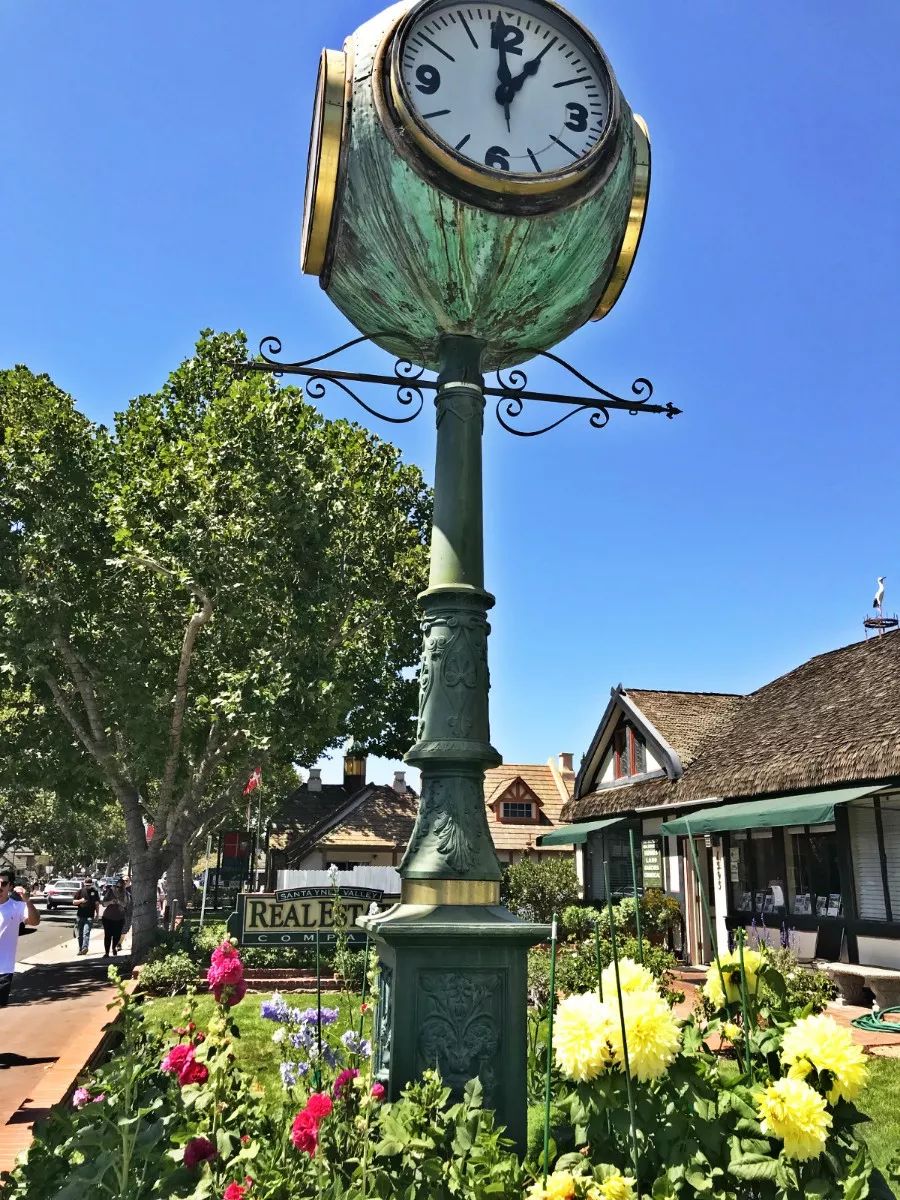 格陵兰首府突然全市停电，市民用蜡烛照明！有人发起“丹麦买下加州”请愿，近30万网民参与