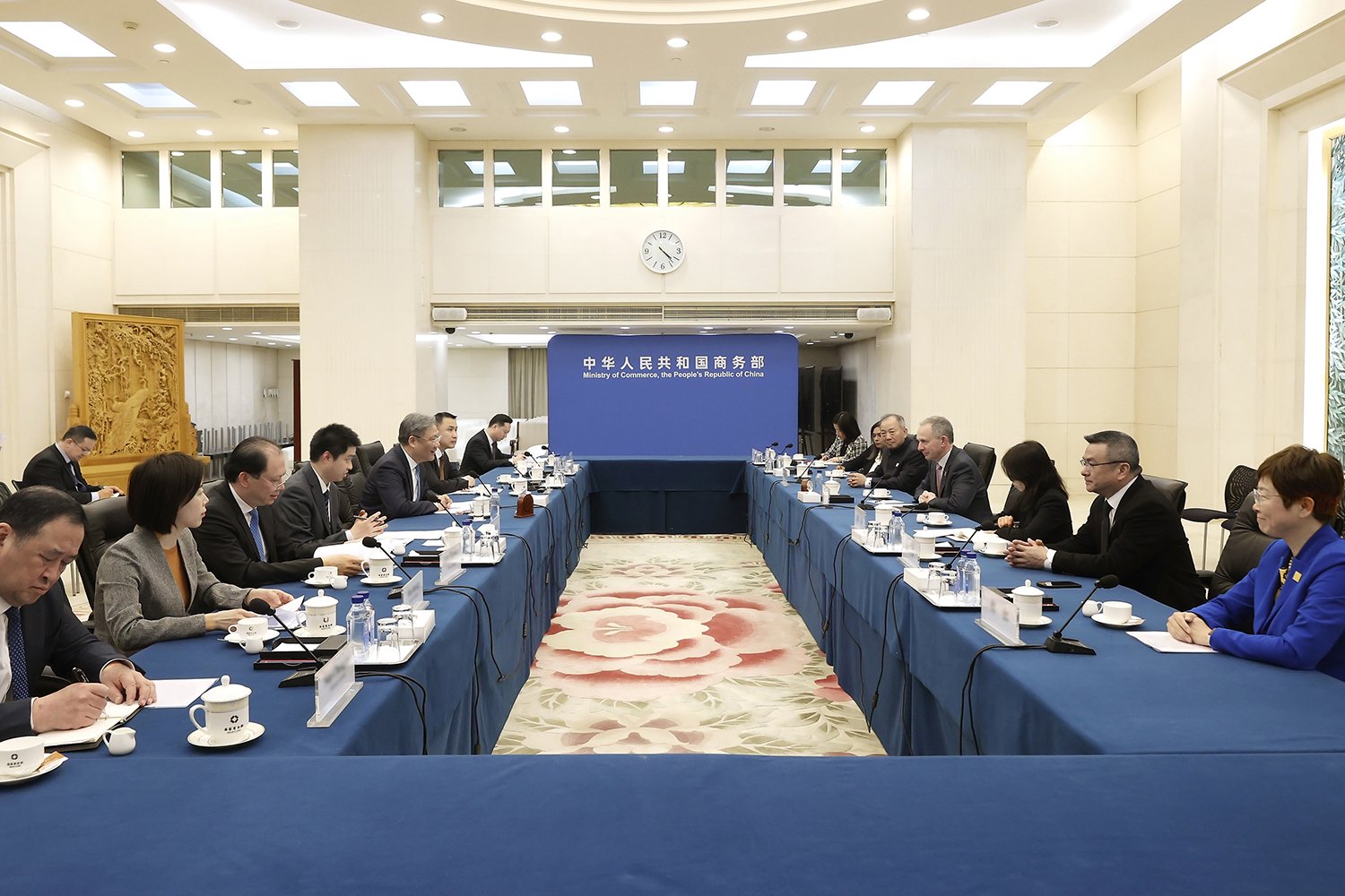 王文涛部长会见英国商贸大臣凯尔