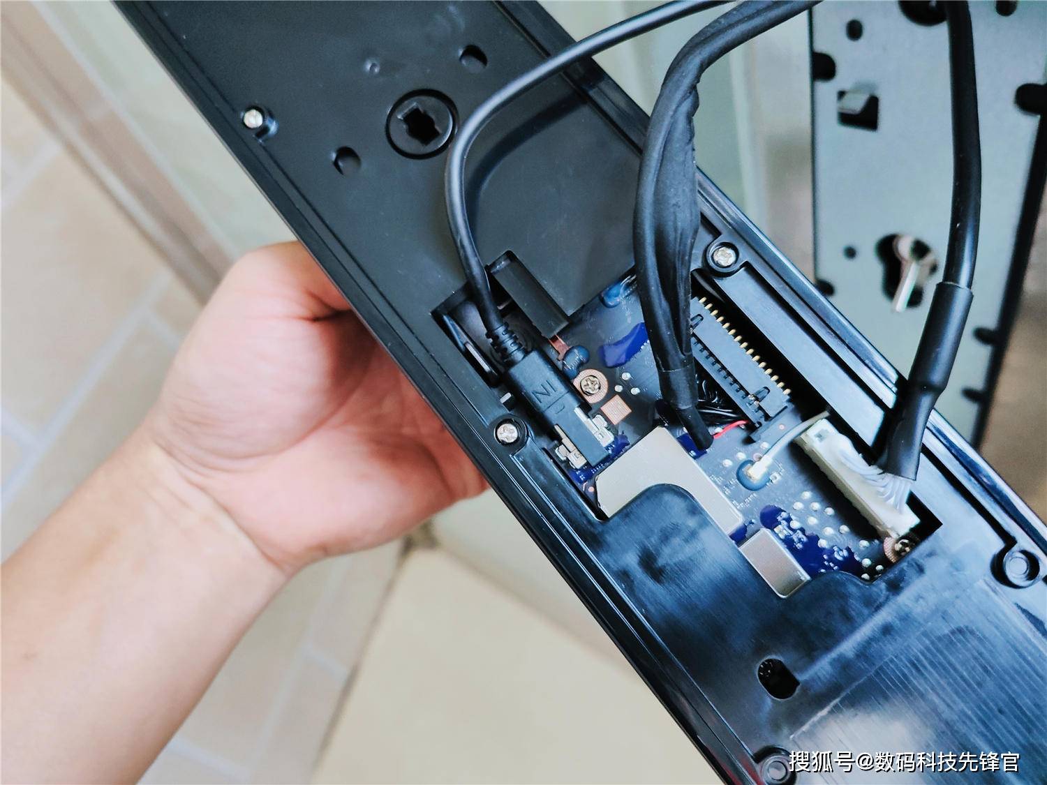 格力电器获得发明专利授权：“一种分布式供电电路、智能门锁及控制方法”