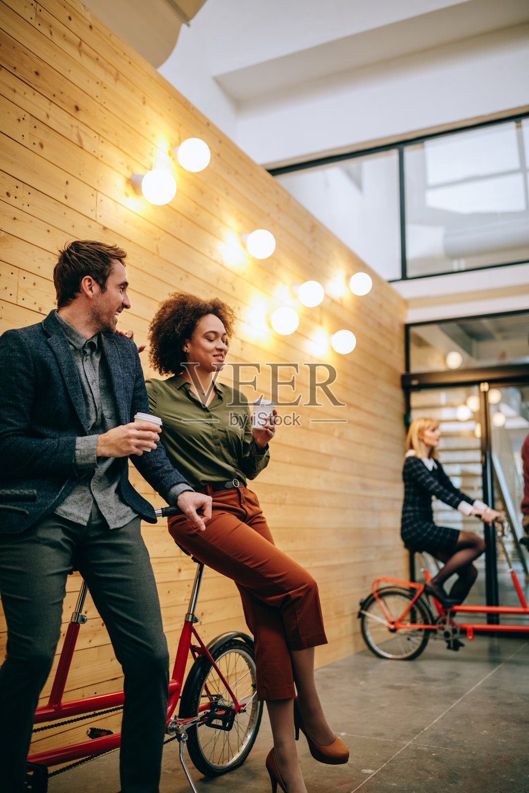 在一天里寻找另一天