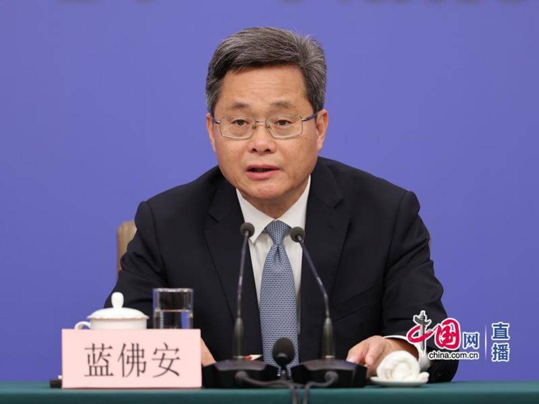 财政部部长蓝佛安：财政政策“更加积极”基调延续 今年支出将首破30万亿元