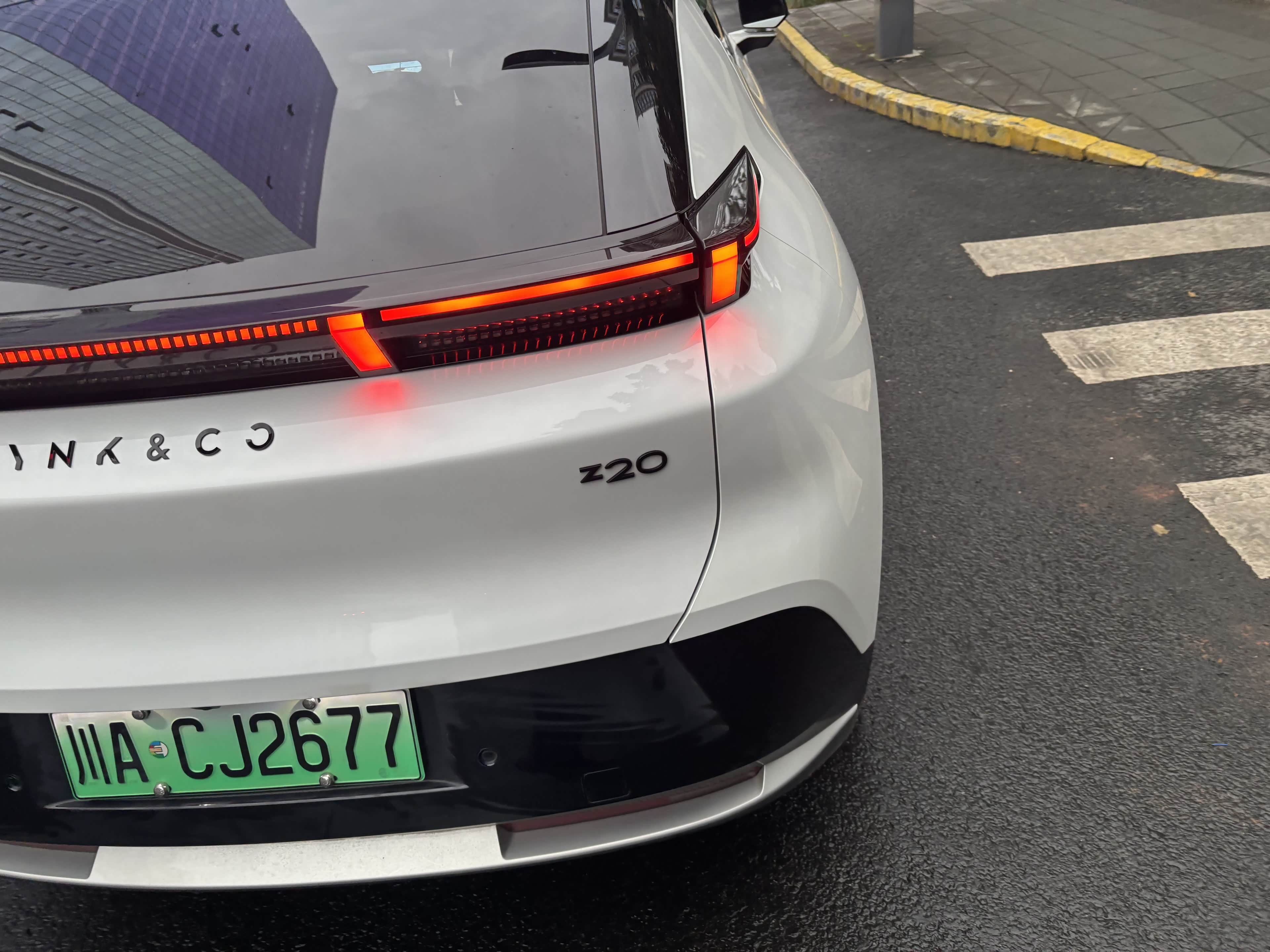领克Z20语音误关大灯酿事故，反思智能汽车“过度创新”，车企高官：技术竞赛重要，但不要太激进｜聚焦“3·15”