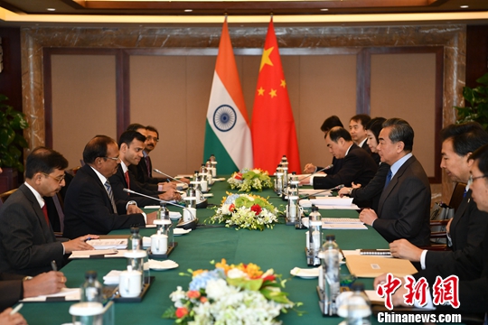 成都市委书记曹立军会见东风汽车总经理冯长军