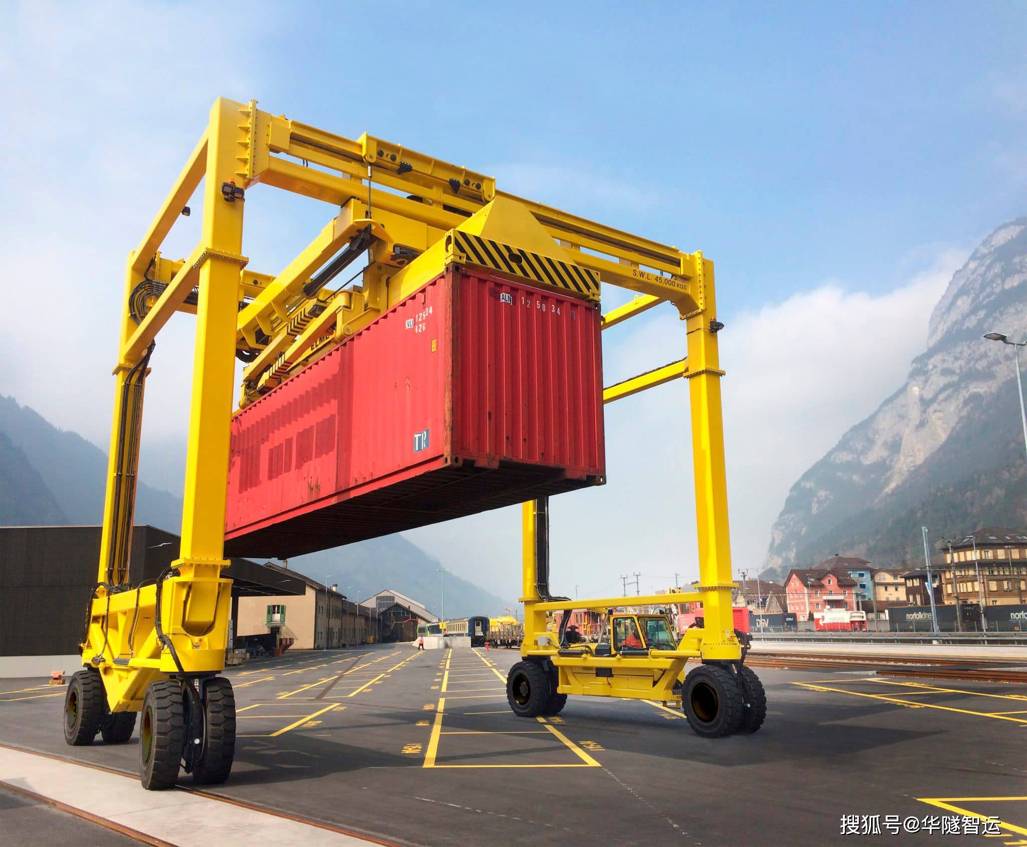 汉班托塔港将投资 1.08 亿美元提升起重机吊运能力至 200 万标准箱