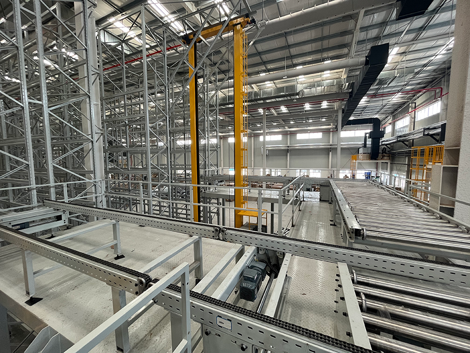 比亚迪回应深圳坪山园区一立体车库起火：为试验及报废车辆专用停放区