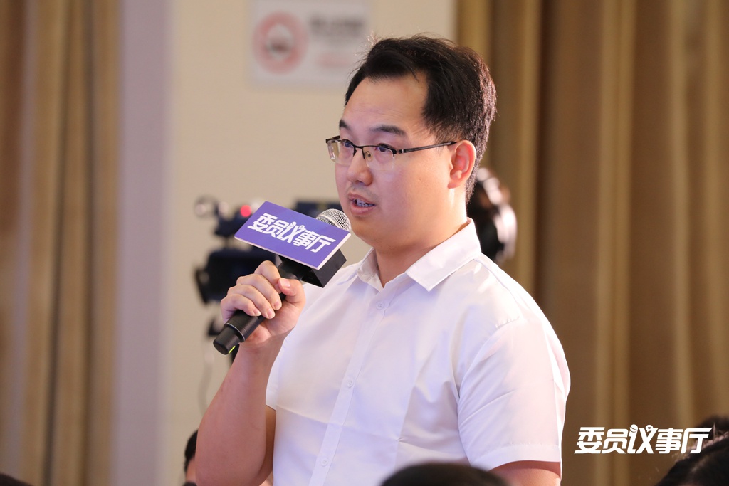 深城交：4月23日召开董事会会议